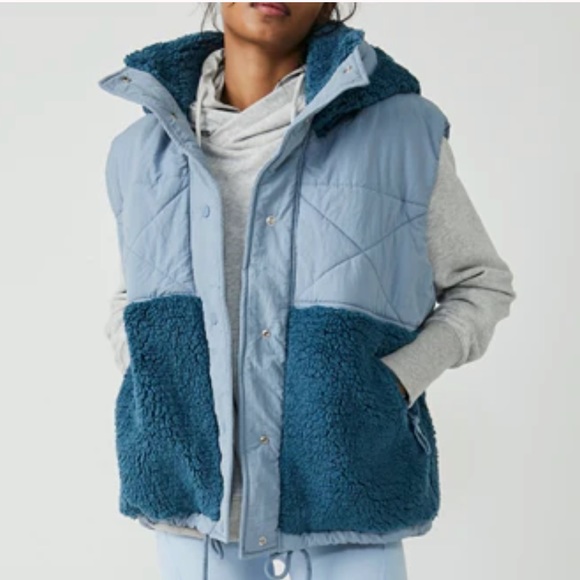 Free People Jackets & Blazers - FREE PEOPLE ADVENTURE AWAITS FLEECE VEST OS COSMIC SEA BLUE